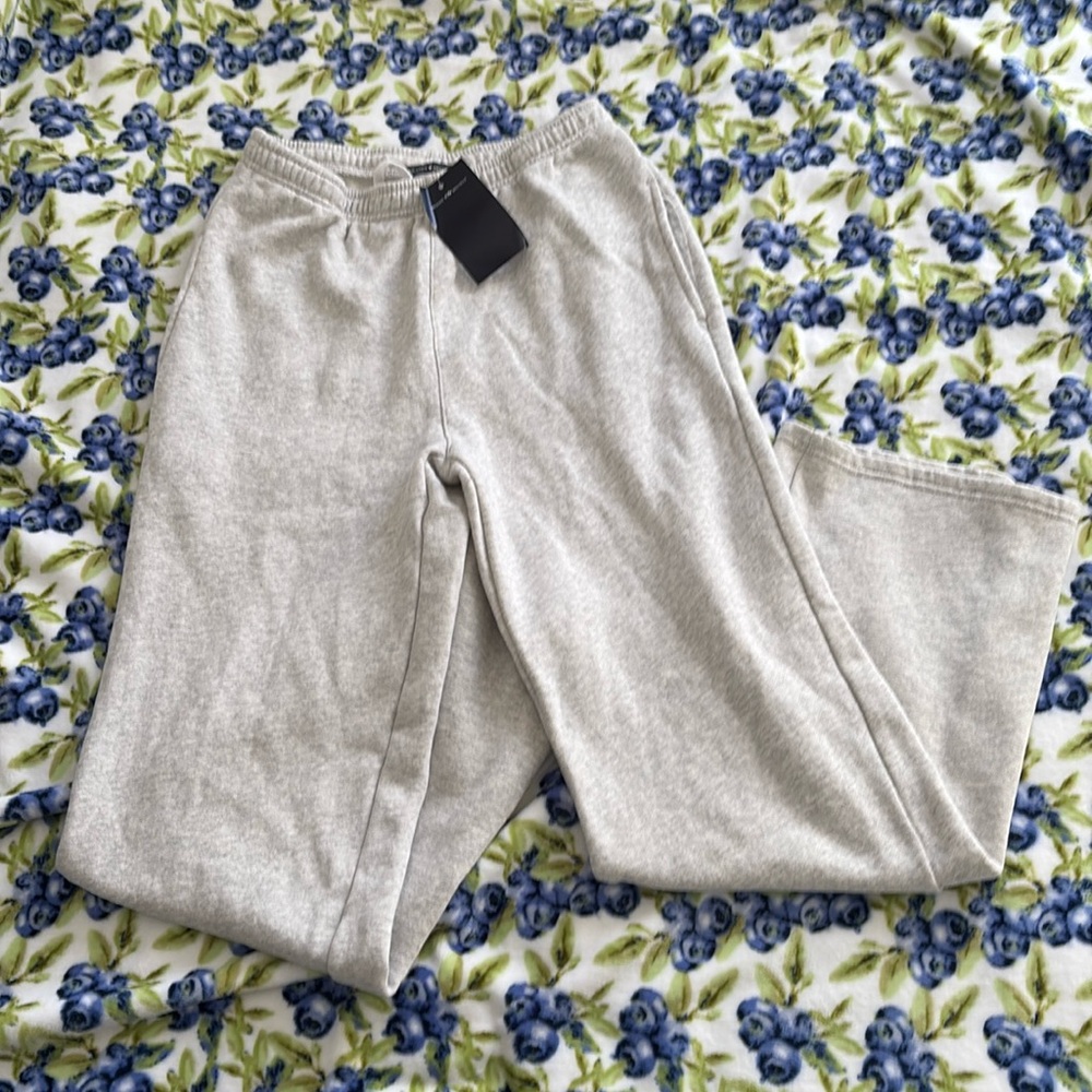 Brandy
Wide leg sweatpants